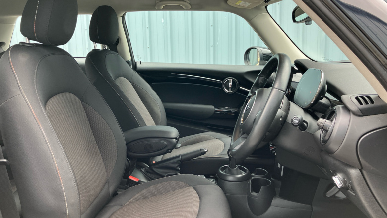 MINI Hatchback 1.5 Cooper Classic Premium 3dr Auto Petrol Hatchback